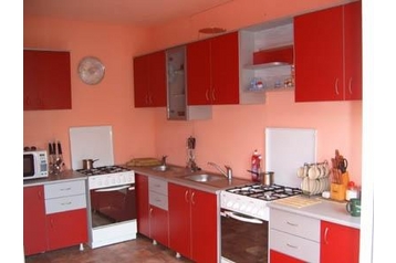 Románia Privát 2 Mai, Exteriőr